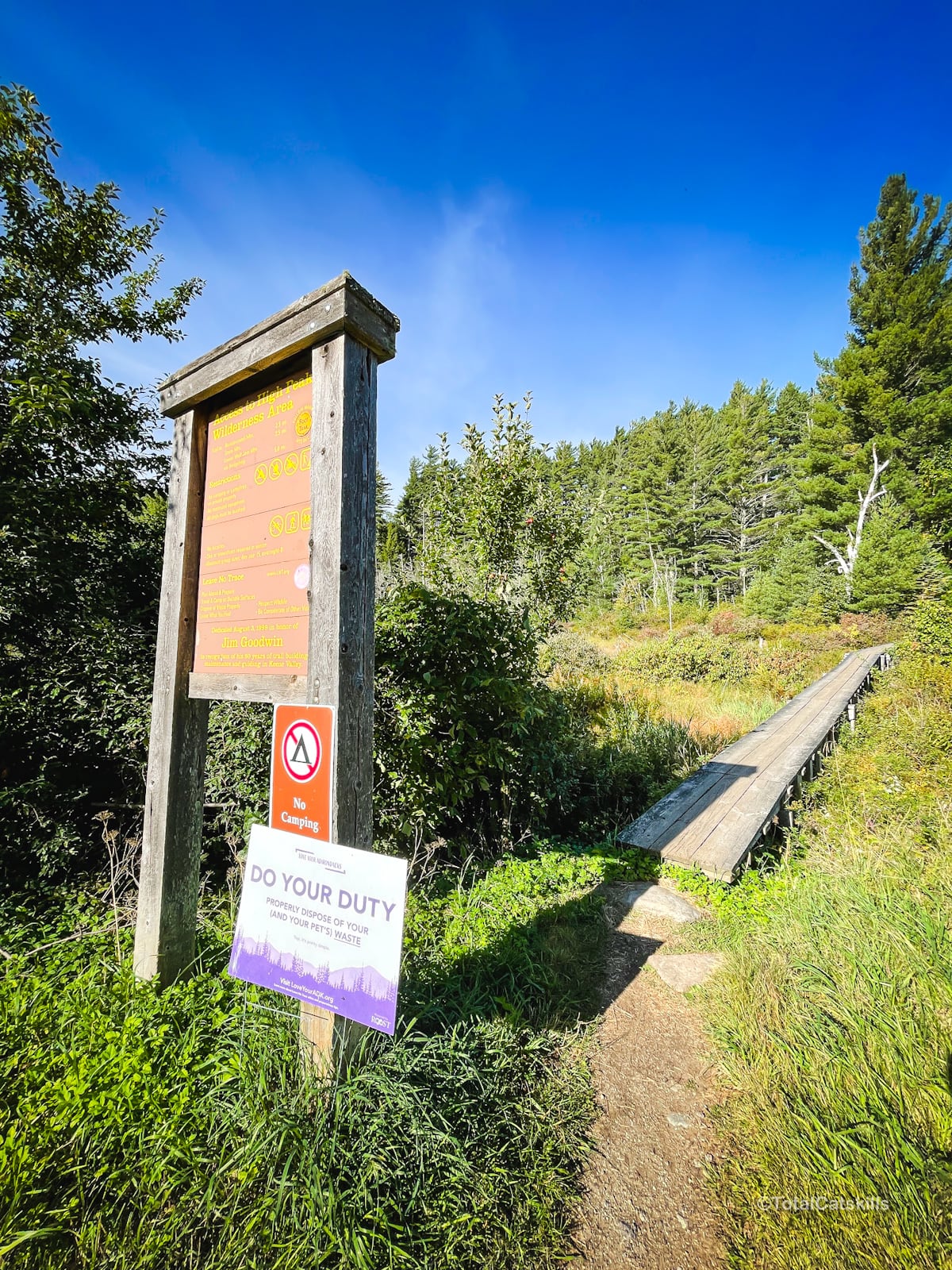 trail sign for rooster comb