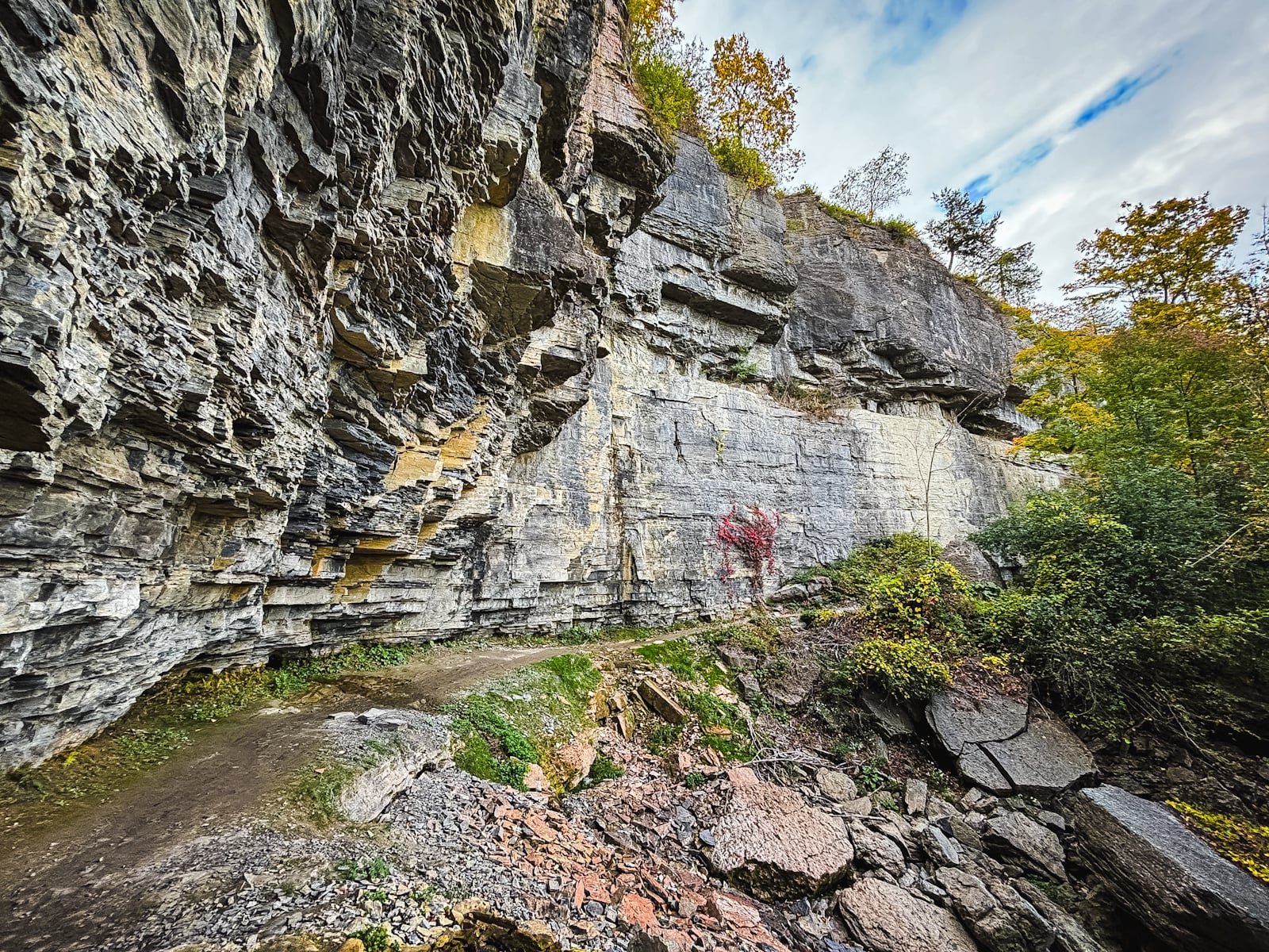 Indian Ladder Trail, Thacher State Park