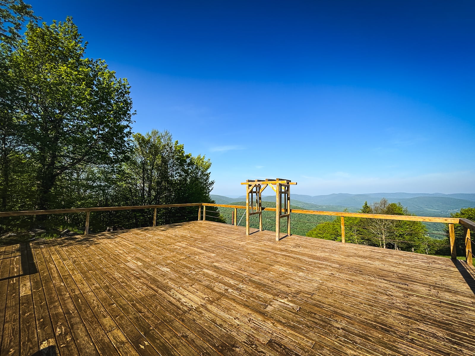Wedding photo spot at Plattekill Mountain Ski Resort
